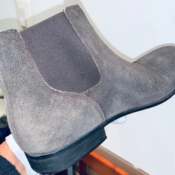 Urban Outfitters Ankle Suede Chukka Boots. - Picture 4 of 12